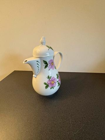 Vintage Koffiekan met Bloemen beschikbaar voor biedingen