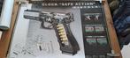 Grote poster van de Glock 17.     Afm 59x85cm, Ophalen of Verzenden, Zo goed als nieuw