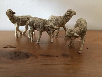 Vintage oude schapen schaapjes voor de kerststal decoratie beschikbaar voor biedingen