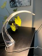 Prachtige design tafellamp voor een modern interieur, Huis en Inrichting, Lampen | Tafellampen, Kunststof, Ophalen of Verzenden