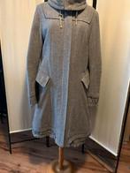 Grijze dames winterjas met leuke details, Maat 42/44 (L), Ophalen of Verzenden, Zo goed als nieuw, Grijs