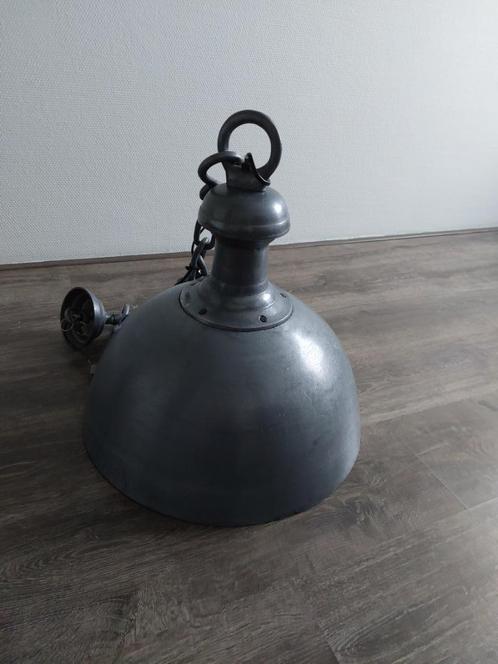 Industriële gietijzeren hanglamp, Huis en Inrichting, Lampen | Hanglampen, Zo goed als nieuw, 50 tot 75 cm, Metaal, Ophalen