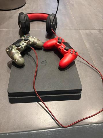 PlayStation 4 met 2 controllers beschikbaar voor biedingen