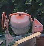 TE HUUR: betonmolen 30,-/wk(kruiwagen vol!), Ophalen