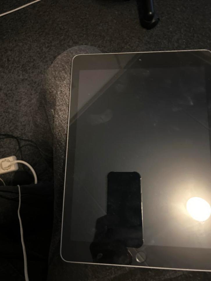 Apple iPad 6e generatie 32GB, Computers en Software, Apple iPads, Gebruikt, Apple iPad, Wi-Fi, 10 inch, 32 GB, Ophalen of Verzenden