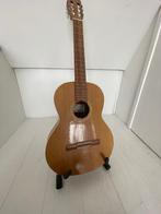 Gitaar (akoestisch), Ophalen, Gebruikt, Klassieke of Spaanse gitaar