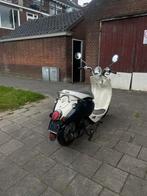 sym mio 2009 zwart/wit, Gebruikt, Benzine, 50 cc, Maximaal 25 km/u