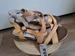 Leren sandaaltjes in maat 36, Nieuw, Jana, Beige, Sandalen of Muiltjes