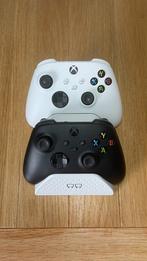 Xbox Wireless Controllers + Venom Charging Station, Ophalen, Zo goed als nieuw, Controller, Xbox Original