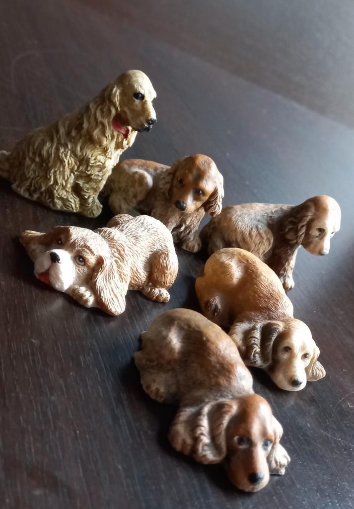 Zeer fraai vintage Sset van zes schattige hondenbeeldjes, Antiek en Kunst, Curiosa en Brocante, Ophalen of Verzenden