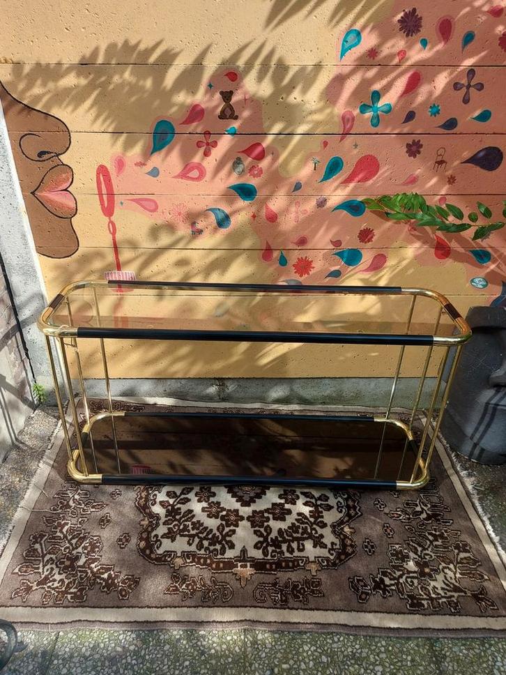 Hollywood regency vintage messing glas en rookgas bartafel, Antiek en Kunst, Antiek | Meubels | Tafels, Ophalen of Verzenden