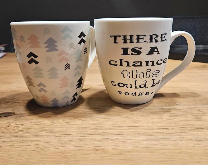 Leuke mokken set - 'Vodka' & patroon, Huis en Inrichting, Keuken | Servies, Zo goed als nieuw, Kop(pen) en/of Schotel(s), Overige stijlen