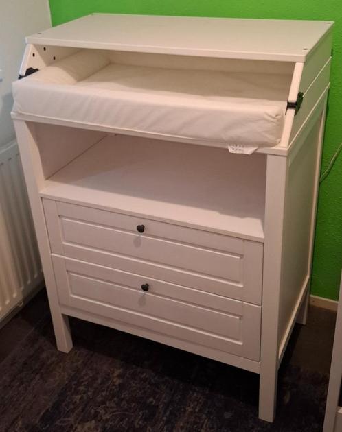 Commode met passend verschoonkussen Ikea Sundvik, Kinderen en Baby's, Kinderkamer | Commodes en Kasten, Zo goed als nieuw, Commode