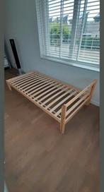 Een persoons bed. 90 x 200, Huis en Inrichting, Slaapkamer | Bedden, Ophalen, 90 cm, Eenpersoons, Zo goed als nieuw