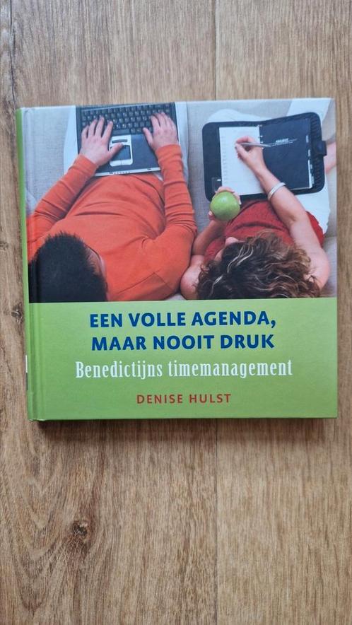 Denise Hulst - Een volle agenda, maar nooit druk, Boeken, Esoterie en Spiritualiteit, Zo goed als nieuw, Ophalen of Verzenden