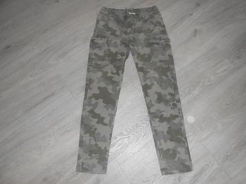 Cargo broek met camouflageprint groen maat S beschikbaar voor biedingen