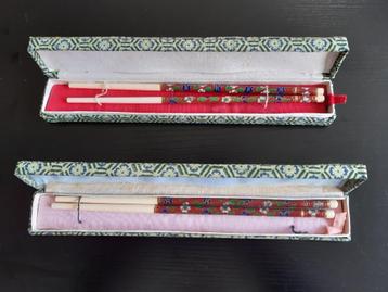 2 paar Cloissone been chopsticks in individuele doosjes beschikbaar voor biedingen