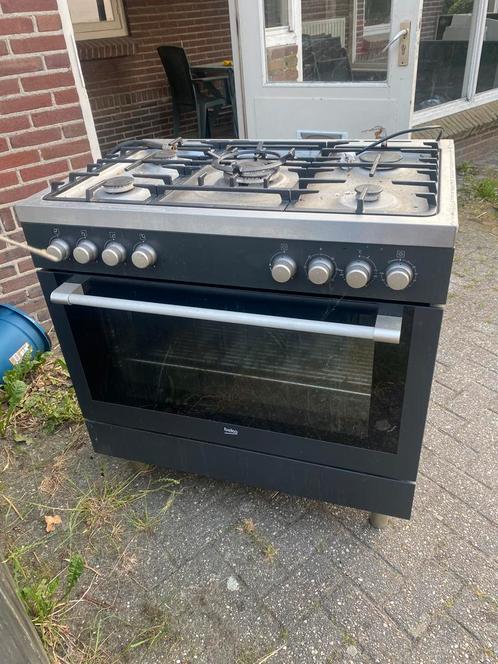 Beko 5 pits gasfornuis, Witgoed en Apparatuur, Fornuizen, Zo goed als nieuw, Vrijstaand, Gas, 5 kookzones of meer, 60 cm of meer