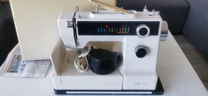 Naaimachine Lady 2000F, Hobby en Vrije tijd, Naaimachines en Toebehoren, Gebruikt, Naaimachine, Overige merken, Ophalen of Verzenden