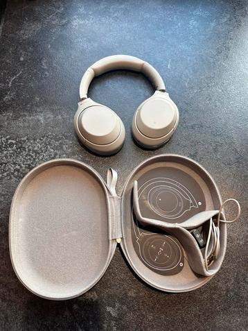 Sony WH-1000XM4 Headset beschikbaar voor biedingen