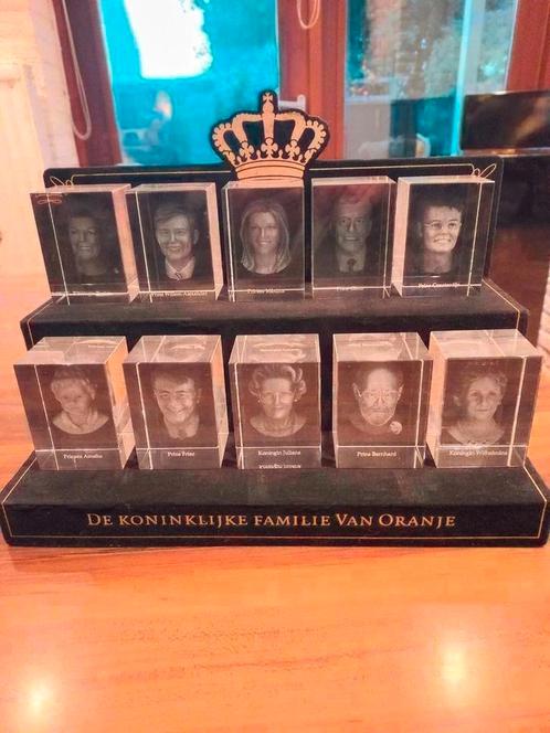 Beeld hologram koninklijke familie 3D afbeelding in kristal, Verzamelen, Koninklijk Huis en Royalty, Zo goed als nieuw, Ophalen of Verzenden