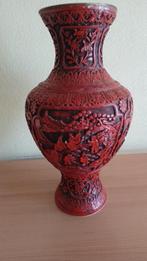 Vintage Chinese Carved Cinnabar Red Lacquer & Brass Vaas, Antiek en Kunst, Antiek | Vazen, Ophalen