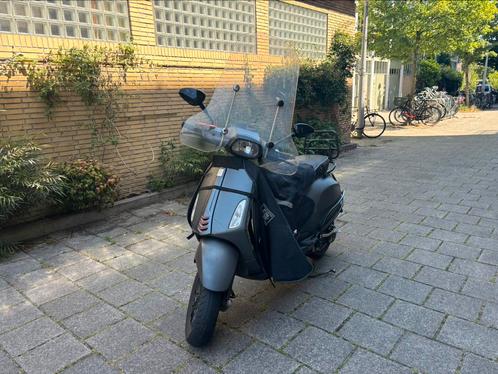 Vespa sprint | Mat Grijs | brom | goed onderhouden!, Fietsen en Brommers, Scooters | Vespa, Zo goed als nieuw, Vespa S, Maximaal 45 km/u