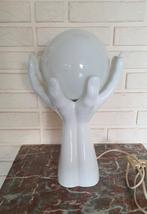 Vintage tafellamp bol lamp op handen jaren 70/80, Ophalen of Verzenden, Zo goed als nieuw, Glas, Minder dan 50 cm