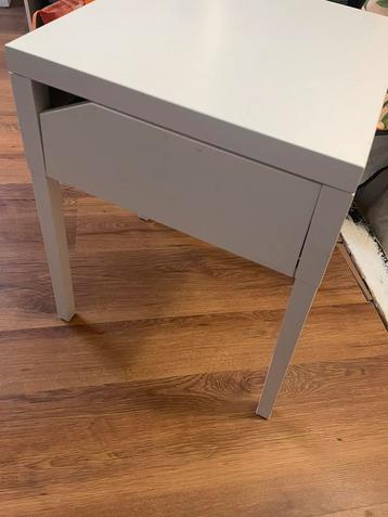 Ikea nachtkastje beschikbaar voor biedingen