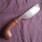 Indonesië: Antieke Bedok Badek Kapmes Bewerkt Handvat, Antiek en Kunst, Antiek | Gereedschap en Instrumenten, Verzenden