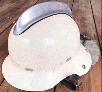 OUDE BRANDWEERHELM beschikbaar voor biedingen