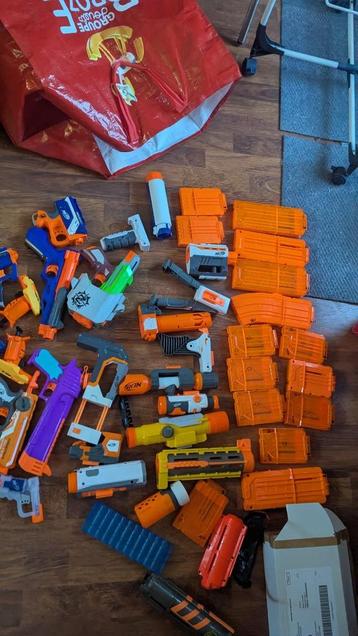Nerf accessoires en magazijnen prijs is PER STUK beschikbaar voor biedingen