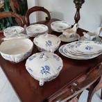 Boch servies begin 1900 blauw mooie deksels met rozetten, Ophalen