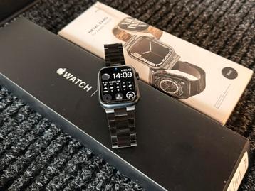 Apple Watch Series 7 GPS 45mm Midnight Aluminium Nike beschikbaar voor biedingen