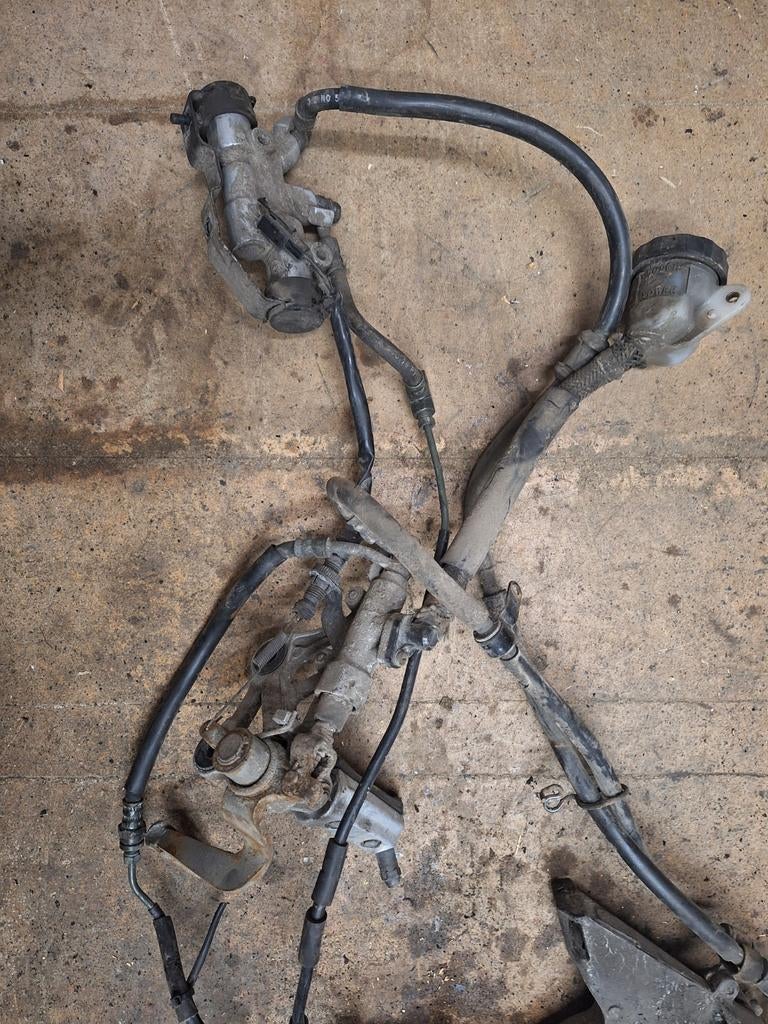Honda CBR1000F SC24 DCBS compleet remsysteem, Motoren, Ophalen