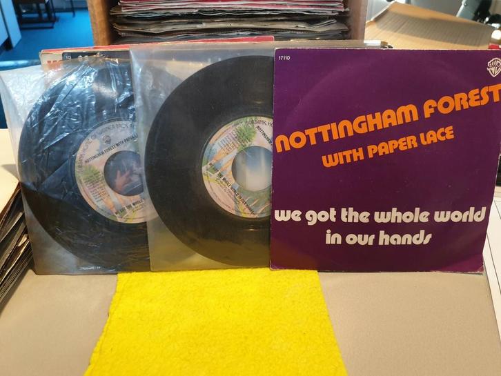 Nottingham Forest -We got the whole world in our hand,3x(x15, Cd's en Dvd's, Vinyl Singles, Pop, Ophalen of Verzenden