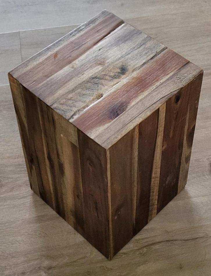 Sokkel bijzettafel, Huis en Inrichting, Tafels | Bijzettafels, Zo goed als nieuw, Rechthoekig, Hout, Ophalen of Verzenden