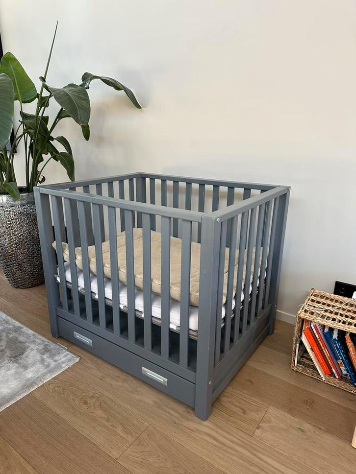 TWF box grijs met lade + matras + Jollein kussen, Kinderen en Baby's, Boxen, Gebruikt, In hoogte verstelbaar, Boxkleed, Lade, Ophalen