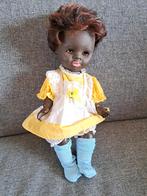 95. Donkere pop 35cm, Verzamelen, Poppen, Ophalen of Verzenden, Gebruikt, Pop