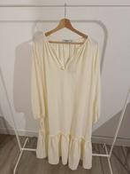 NA-KD Crème Jurk - Maat 42 (L), Kleding | Dames, Jurken, Beige, Maat 42/44 (L), Ophalen of Verzenden, Zo goed als nieuw