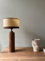 Vintage houten tafellamp met retro kap, Ophalen of Verzenden, Hout, 50 tot 75 cm