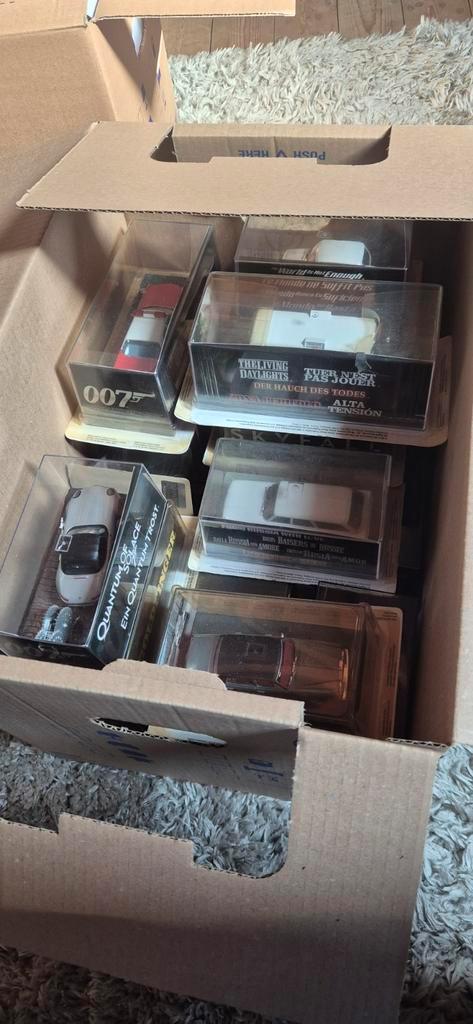 James Bond Auto Collectie - Bijna Compleet!, Hobby en Vrije tijd, Modelauto's | 1:18, Zo goed als nieuw, Auto, Overige merken