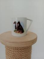Dobermann Pincher Mok, Ophalen of Verzenden, Zo goed als nieuw, Porselein, Kop en/of schotel