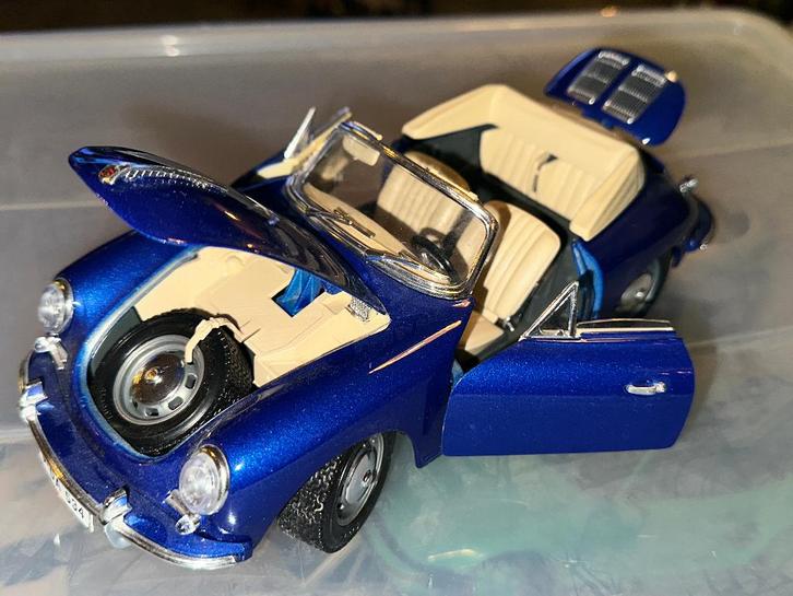 Bburago porsche 356 b 1961 cabrio blauw 1:18 zgan, Hobby en Vrije tijd, Modelauto's | 1:18, Zo goed als nieuw, Auto, Bburago, Ophalen