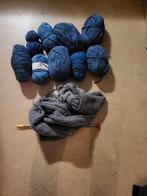 Breiwerk met bollen wol, Ophalen, Gebruikt, Breien of Haken, Wol of Garen