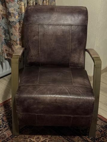 Stoere vintage look lederen stoel  beschikbaar voor biedingen