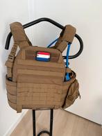 WAS Plate Carrier Coyote Tan + Camelbag + Riem €125, Verzamelen, Ophalen, Landmacht, Nederland