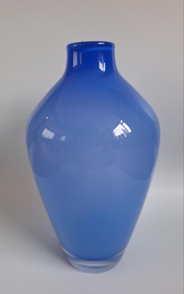 Mooie blauwe glazen vaas, Huis en Inrichting, Gevondenengemaakt@gmail.com, Blauw, Onbekend, Ophalen of Verzenden
