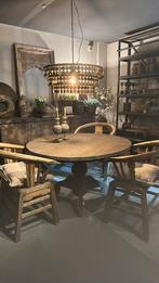 Sobere oud houten ronde eettafel, Ophalen