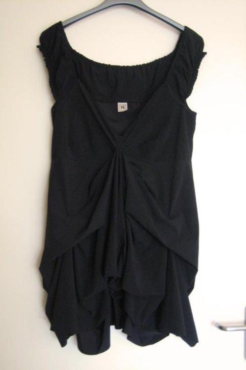 Zeer frivole zwarte tuniek/jurk INDIES maat 4 snazzeys, Kleding | Dames, Jurken, Nieuw, Maat 38/40 (M), Zwart, Boven de knie, Verzenden